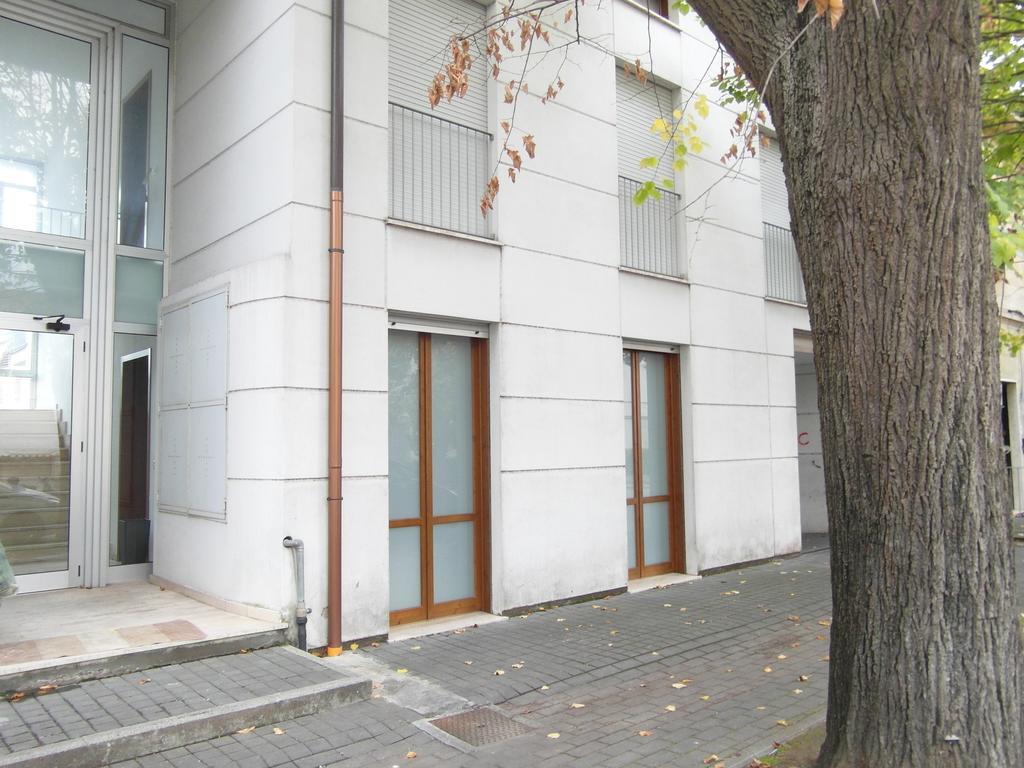 尼拉公寓 比萨 外观 照片